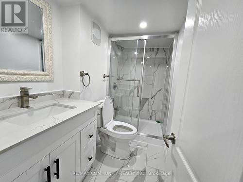 32 Liam Lane, Markham, ON - Indoor Photo Showing Bathroom