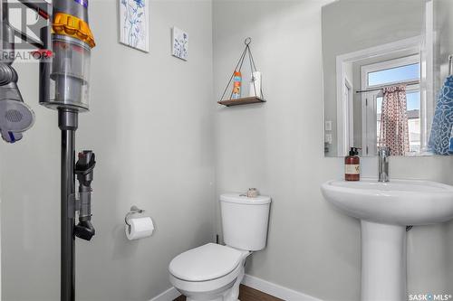 349 Brighton Boulevard, Saskatoon, SK - Indoor Photo Showing Bathroom