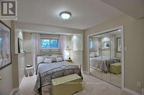 4 Pauline Place, Wasaga Beach, ON - Indoor Photo Showing Bedroom