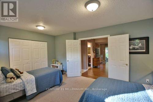 4 Pauline Place, Wasaga Beach, ON - Indoor Photo Showing Bedroom