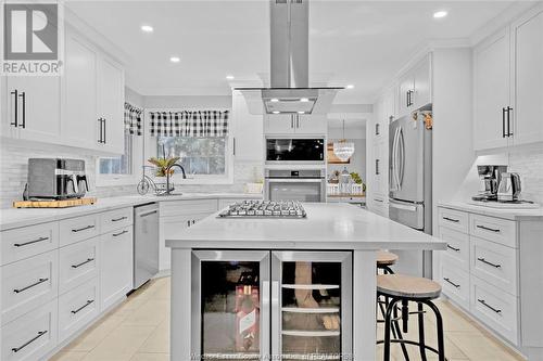 21166 Erie Street South, Wheatley, ON - Indoor Photo Showing Kitchen With Upgraded Kitchen