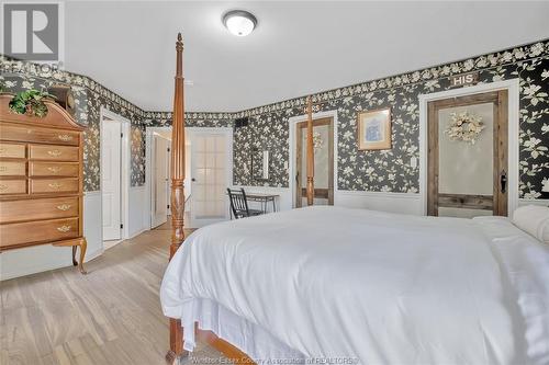 21166 Erie Street South, Wheatley, ON - Indoor Photo Showing Bedroom