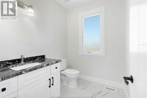 15 Cherry Blossom Trail, Chatham, ON - Indoor Photo Showing Bathroom