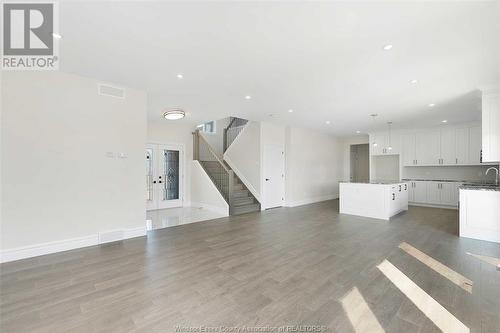 15 Cherry Blossom Trail, Chatham, ON - Indoor Photo Showing Kitchen