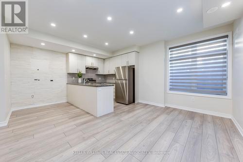 402 - 70 Halliford Place, Brampton, ON - Indoor Photo Showing Kitchen