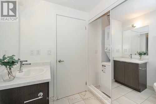 409 - 160 Canon Jackson Drive, Toronto, ON - Indoor Photo Showing Bathroom