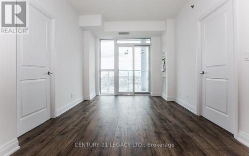 1606 - 65 Speers Road, Oakville, ON - Indoor Photo Showing Other Room