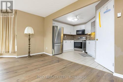 509 - 26 Hall Road, Halton Hills, ON - Indoor Photo Showing Kitchen