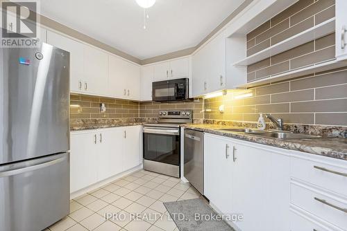 509 - 26 Hall Road, Halton Hills, ON - Indoor Photo Showing Kitchen With Double Sink