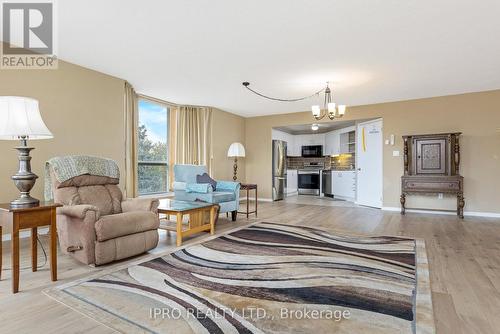 509 - 26 Hall Road, Halton Hills, ON - Indoor Photo Showing Living Room