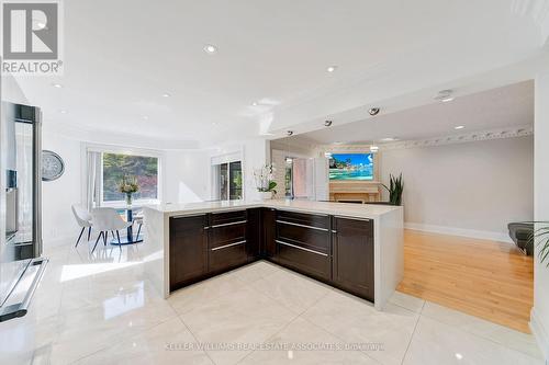 1414 Cawthra Road, Mississauga, ON - Indoor Photo Showing Kitchen