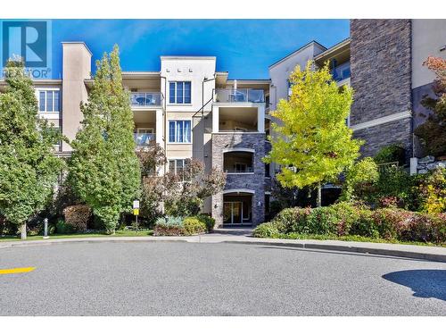 1875 Country Club Drive Unit# 1618, Kelowna, BC - Outdoor With Facade