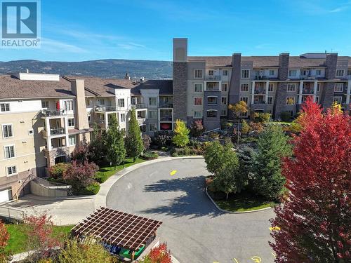 1875 Country Club Drive Unit# 1618, Kelowna, BC - Outdoor With Facade