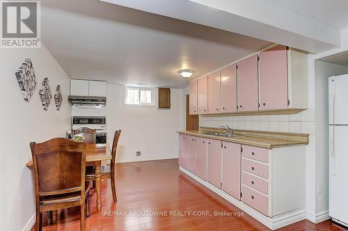 31 Lambeth Square, Toronto, ON - Indoor Photo Showing Kitchen With Double Sink