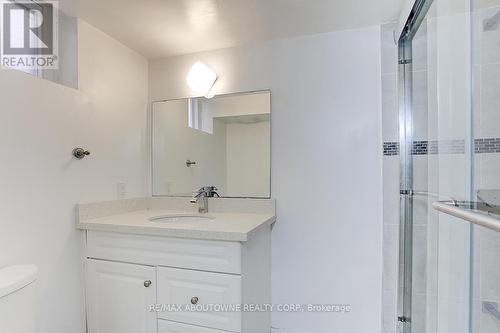 31 Lambeth Square, Toronto, ON - Indoor Photo Showing Bathroom