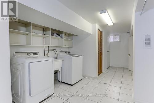 31 Lambeth Square, Toronto, ON - Indoor Photo Showing Laundry Room