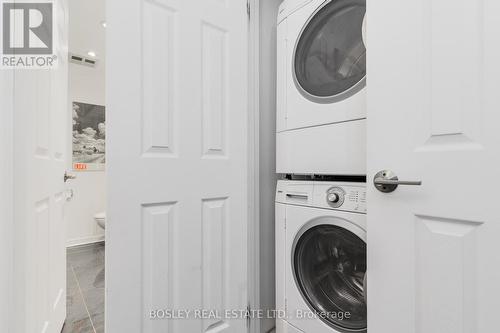 601 - 298 Jarvis Street, Toronto, ON - Indoor Photo Showing Laundry Room