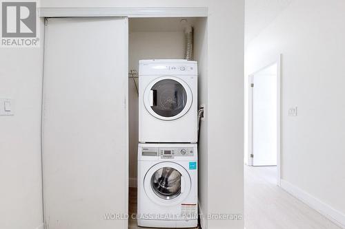 611 - 150 Fairview Mall Drive E, Toronto, ON - Indoor Photo Showing Laundry Room