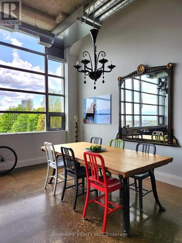 310 - 637 Lake Shore Boulevard W, Toronto, ON - Indoor Photo Showing Dining Room