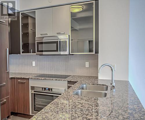 3006 - 5168 Yonge Street, Toronto, ON - Indoor Photo Showing Kitchen With Double Sink