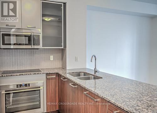 3006 - 5168 Yonge Street, Toronto, ON - Indoor Photo Showing Kitchen With Double Sink With Upgraded Kitchen