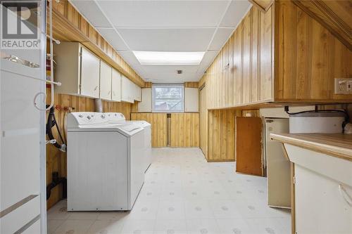 1060 Camelot Crescent, Sarnia, ON - Indoor Photo Showing Laundry Room