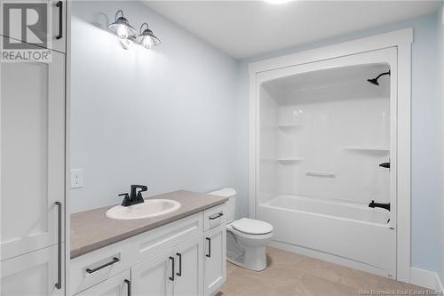 121 Attenborough Drive, Fredericton, NB - Indoor Photo Showing Bathroom