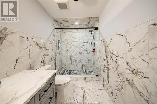 406 Thompson Avenue, Amherstburg, ON - Indoor Photo Showing Bathroom