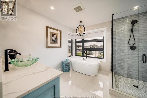 406 Thompson Avenue, Amherstburg, ON - Indoor Photo Showing Bathroom