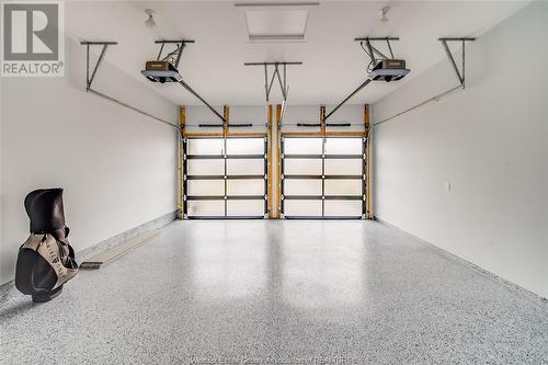 406 Thompson Avenue, Amherstburg, ON - Indoor Photo Showing Garage