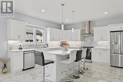 4411 Belmont Avenue, Lakeshore, ON - Indoor Photo Showing Kitchen With Upgraded Kitchen