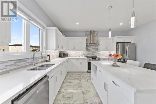 4411 Belmont Avenue, Lakeshore, ON - Indoor Photo Showing Kitchen With Double Sink With Upgraded Kitchen