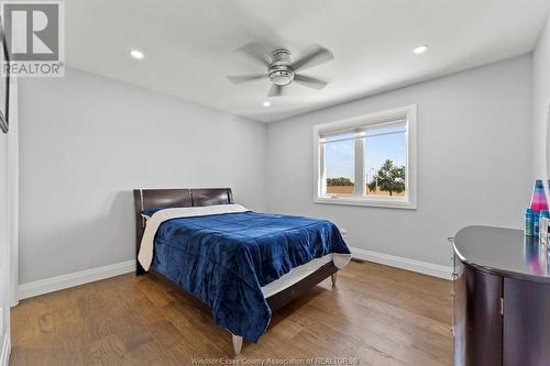 4411 Belmont Avenue, Lakeshore, ON - Indoor Photo Showing Bedroom