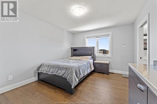 4411 Belmont Avenue, Lakeshore, ON - Indoor Photo Showing Bedroom