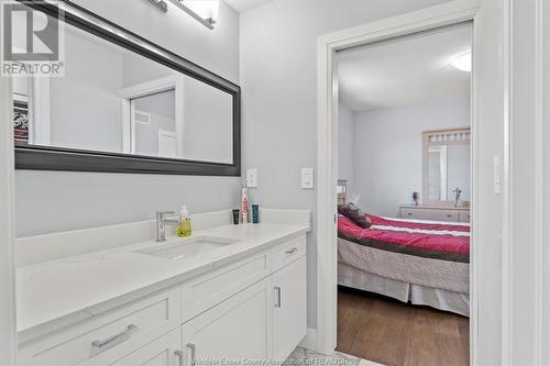 4411 Belmont Avenue, Lakeshore, ON - Indoor Photo Showing Bathroom