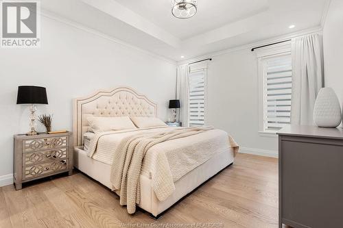 385 Caserta Crescent, Lakeshore, ON - Indoor Photo Showing Bedroom