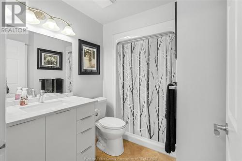 325 Village Grove Unit# 403, St. Clair Beach, ON - Indoor Photo Showing Bathroom