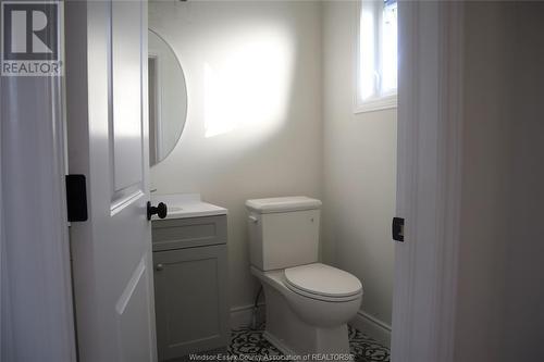 1737A South Cameron, Windsor, ON - Indoor Photo Showing Bathroom