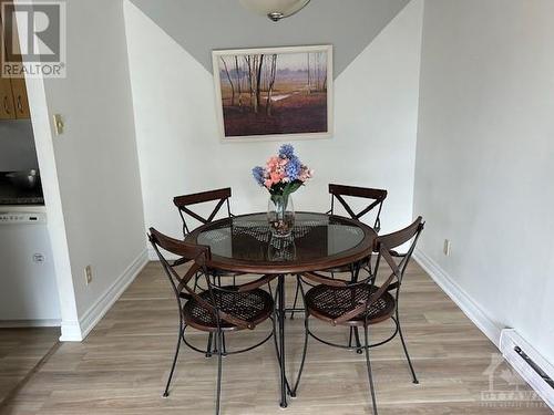 470 Laurier Avenue W Unit#1703, Ottawa, ON - Indoor Photo Showing Dining Room