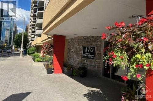 470 Laurier Avenue W Unit#1703, Ottawa, ON - Outdoor