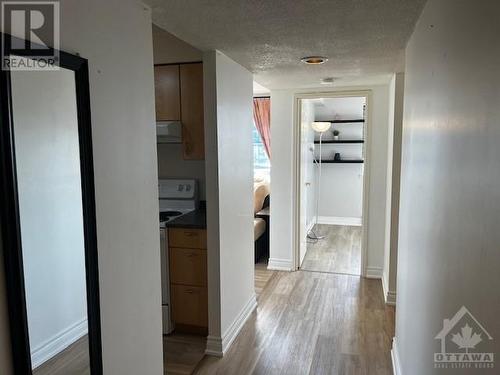 470 Laurier Avenue W Unit#1703, Ottawa, ON - Indoor Photo Showing Other Room