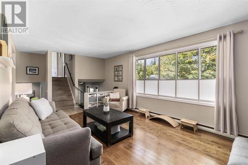 154 Norden Cres, Sault Ste. Marie, ON - Indoor Photo Showing Living Room