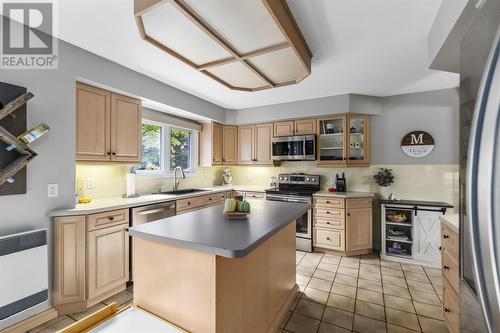 154 Norden Cres, Sault Ste. Marie, ON - Indoor Photo Showing Kitchen