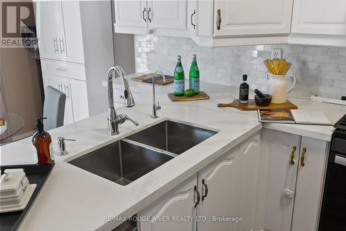 69 Jays Drive, Whitby (Williamsburg), ON - Indoor Photo Showing Kitchen With Double Sink