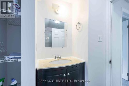 192 Dufferin Avenue, Belleville, ON - Indoor Photo Showing Bathroom