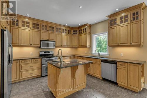 1815 Foxdale Place, Kingston, ON - Indoor Photo Showing Kitchen