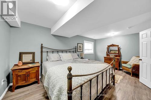 8 Curtis Street, Prince Edward County (Picton), ON - Indoor Photo Showing Bedroom