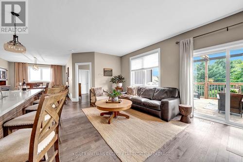 8 Curtis Street, Prince Edward County (Picton), ON - Indoor Photo Showing Living Room