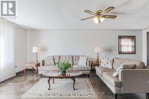 62 King Street, Kawartha Lakes (Lindsay), ON - Indoor Photo Showing Living Room