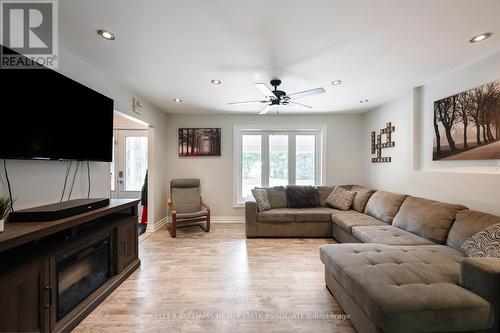 351323 17Th Line, East Garafraxa, ON - Indoor Photo Showing Living Room